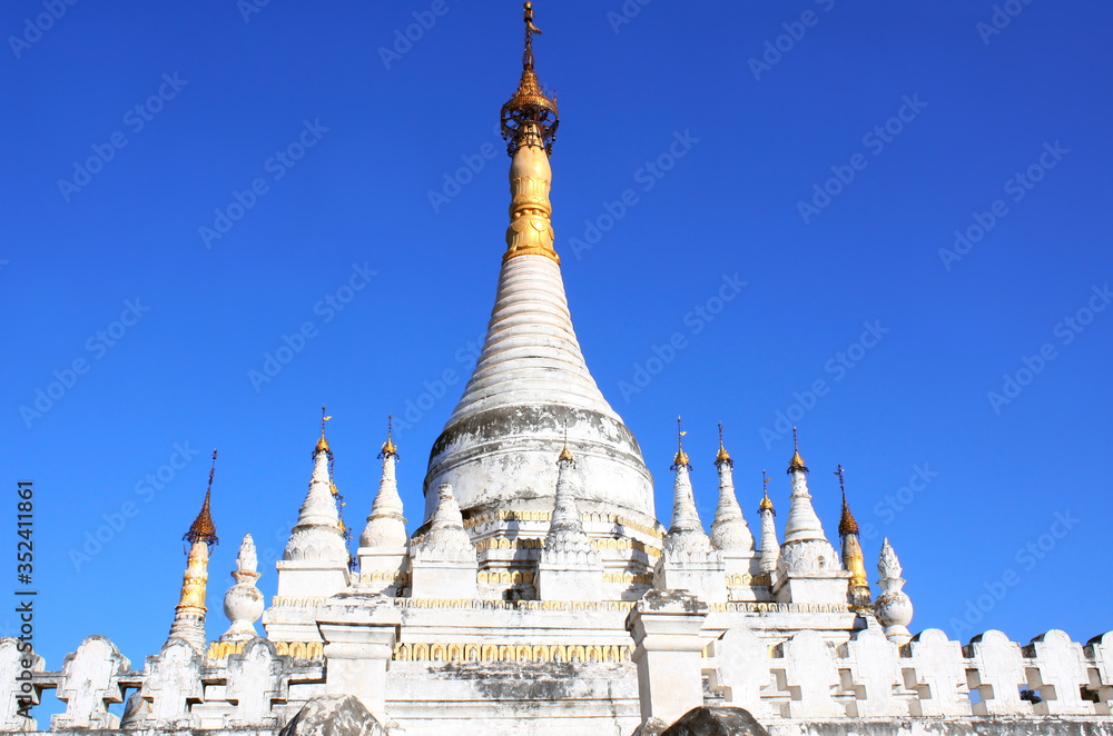 Fototapeta premium White stupa in Maha Aung Mye Bom San Monastery, Myanmar (Burma)