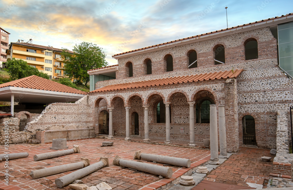 Fototapeta premium Ruins of Episcopal Basilica complex in town of Sandanski, Bulgaria