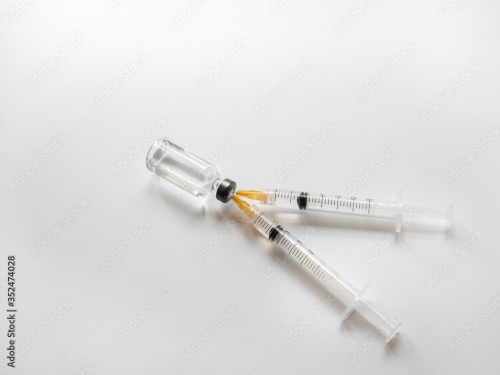 Two syringes in one vial Two syringes in one vial