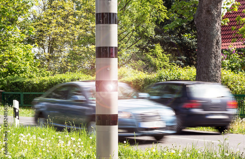 Schnelle Autos werden geblitzt
