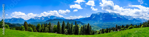 landscape at the wetterstein mountains