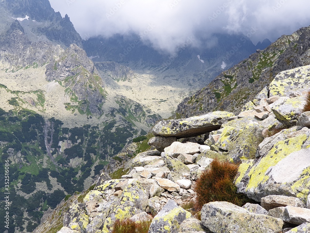 Obraz premium Stones and rocks at the top of the mountain