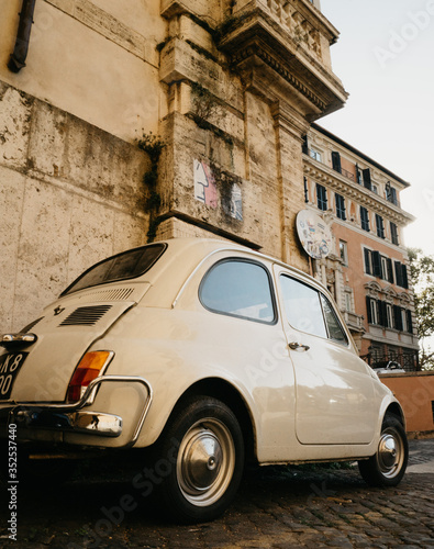 old fiat 500 on rome street