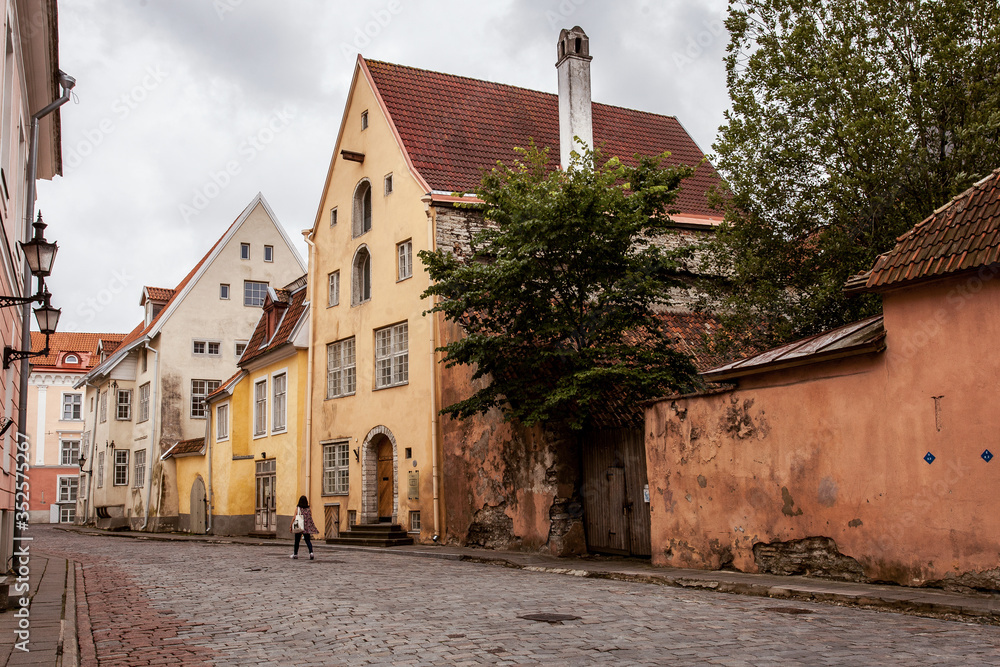 narrow street in old Tallinn