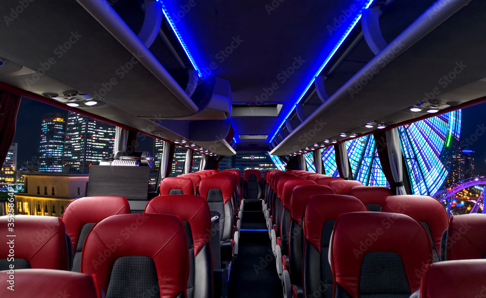 Fototapeta premium Reisebus Fotos mit innenansicht und aussenansicht, inventar 