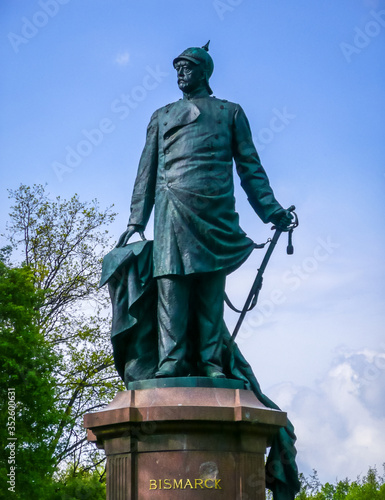 Fotobehang Bismarck statue in Berlin, Germany
