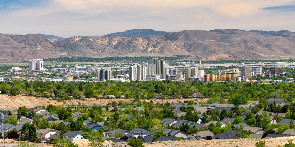 Obraz premium Skyline Cityscape of Reno Nevada