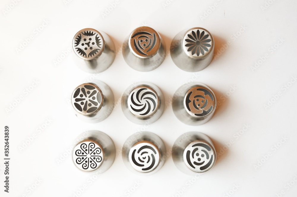 Nozzles for cream. Confectionery supplies. Metal molds for cake decoration and baking. Nozzles for cream. Confectionery supplies. Metal molds for cake decoration and baking.