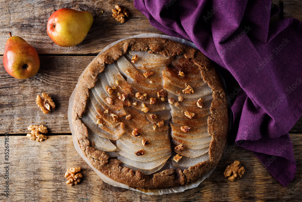 Pear galette cake with walnuts and cinnamon Pear galette cake with walnuts and cinnamon