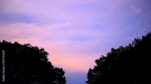 夕暮れと流れる雲の動画