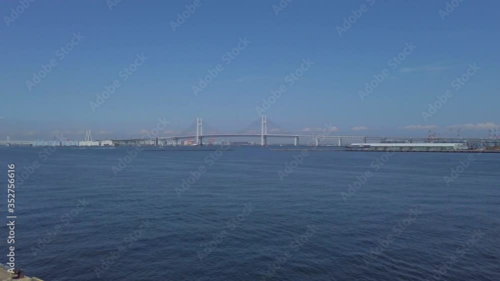 大桟橋から横浜港を眺める 大桟橋から横浜港を眺める