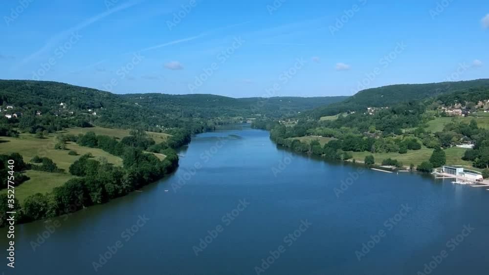 Lissac sur Couze (Corrèze, France) - Vue aérienne du lac du Causse et de la base de loisirs Lissac sur Couze (Corrèze, France) - Vue aérienne du lac du Causse et de la base de loisirs