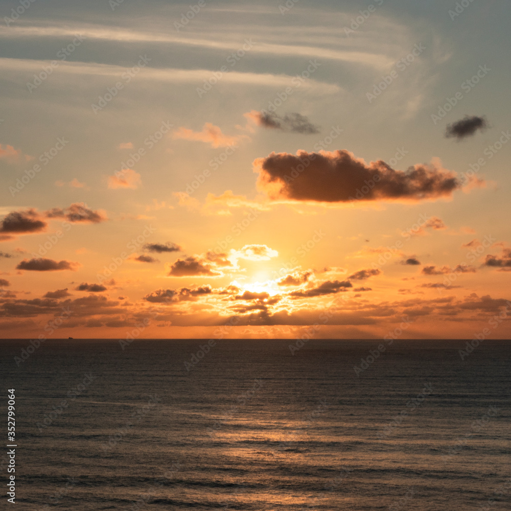 Atardecer en la costa Bizkaina.