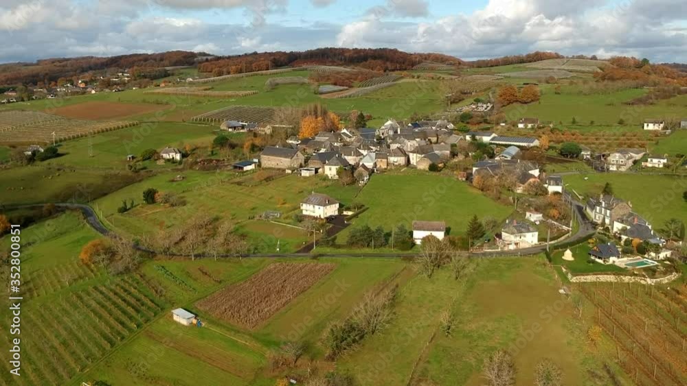 Allassac (Corrèze, France) - Les Trois Villages - Vue aérienne automnale de Gauch Allassac (Corrèze, France) - Les Trois Villages - Vue aérienne automnale de Gauch