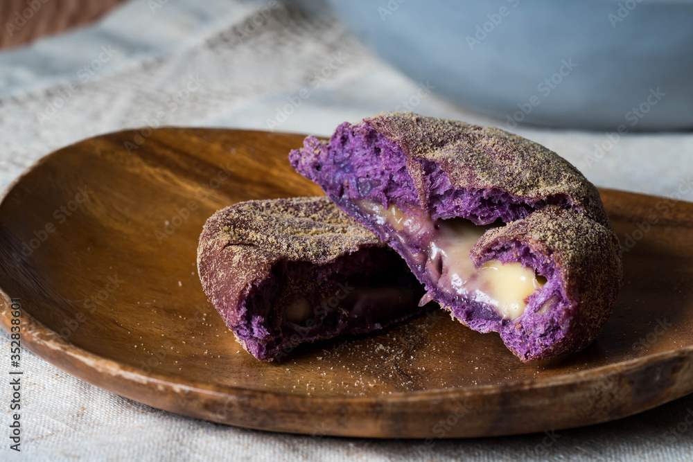 ube cheese pandesal, a gourmet pandesal that has a filling of ube and cheese combination which all Filipinos love it ube cheese pandesal, a gourmet pandesal that has a filling of ube and cheese combination which all Filipinos love it