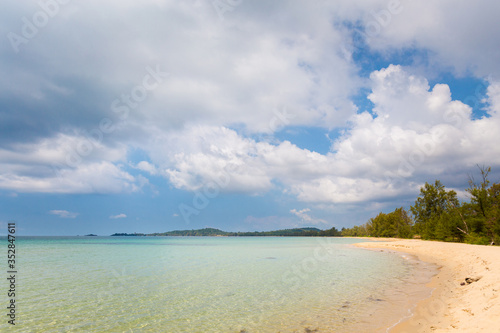 Fototapeta Naklejka Na Ścianę i Meble -  Landscape of Phu Quoc Bai Dai beach