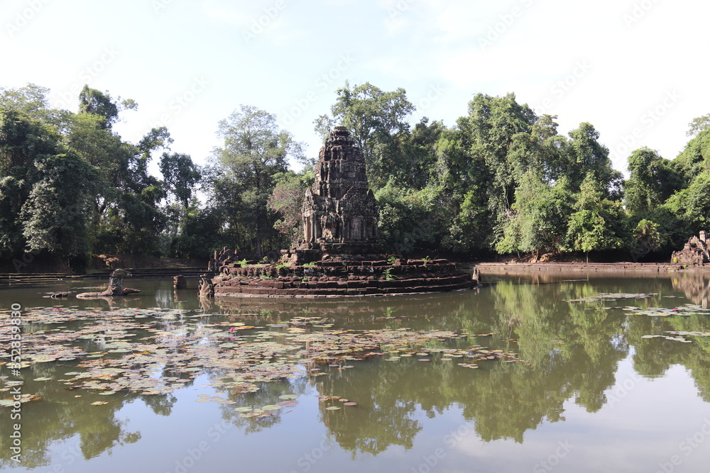 Bassin du temple Neak Pean à Angkor, Cambodge	