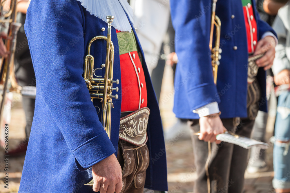 Obraz premium Musician in typical costume during an autumn local celebration in Val Isarco ( South Tyrol )