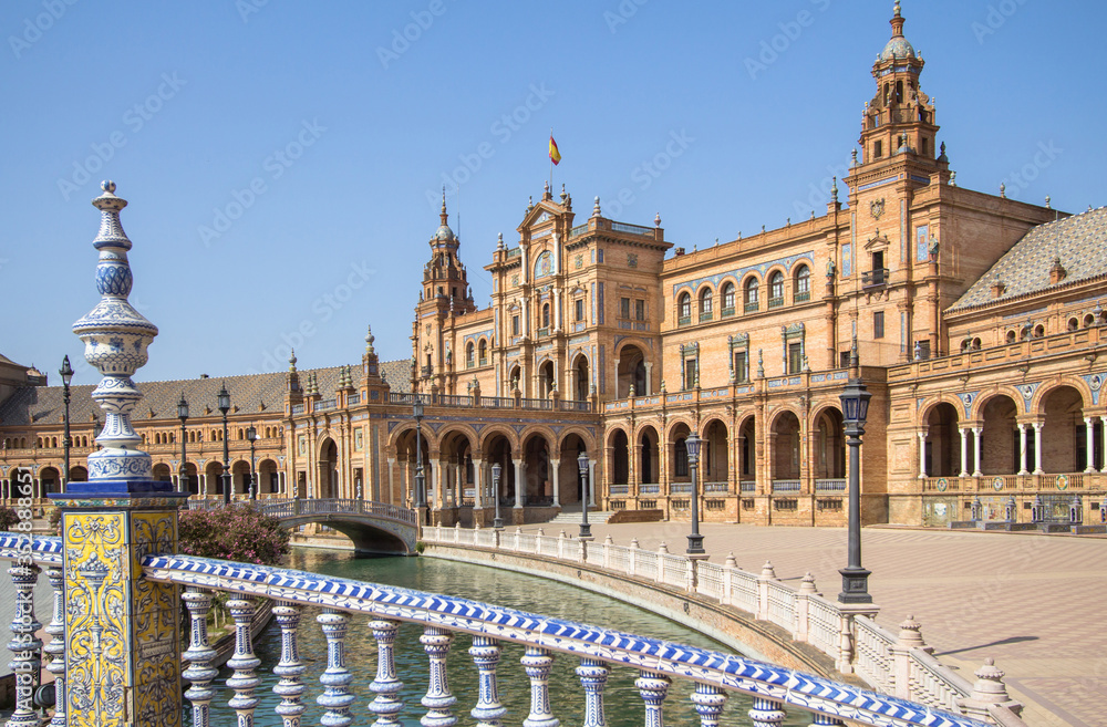 Fototapeta premium Bridges of Plaza de España, Seville, Spain