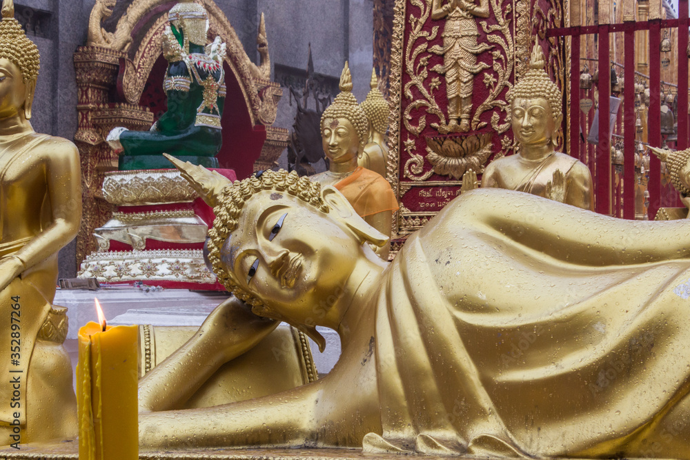 Buda tumbado del templo Doi Suthep