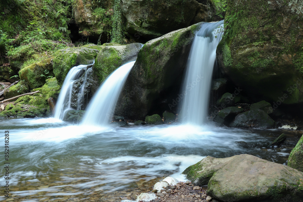 Obraz premium Schiessentumpel Waterfall in Luxembourg