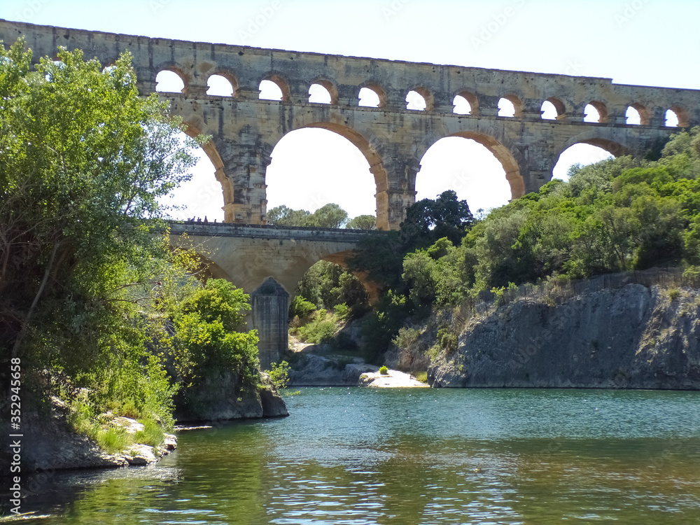 Fototapeta premium Baignade au pont du gard