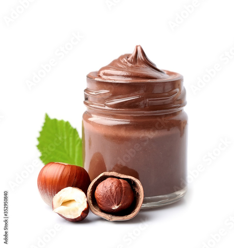 Fotografie Chocolate paste with filbert nuts