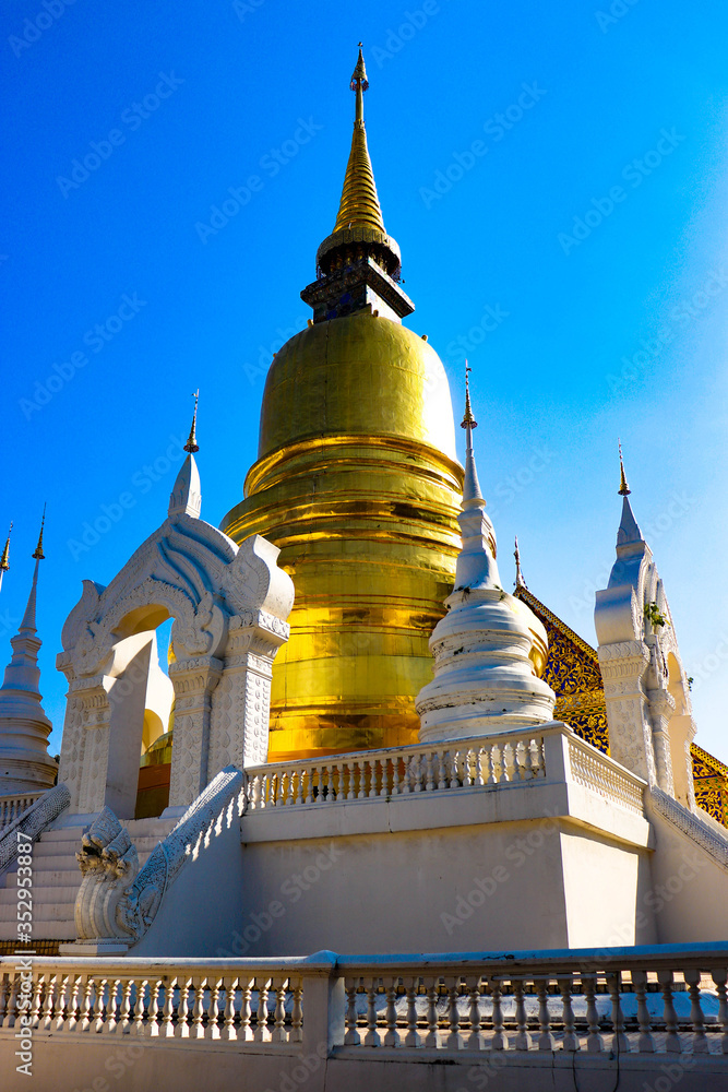 Naklejka premium A beautiful view of buddhist temple at Chiang Mai, Thailand.