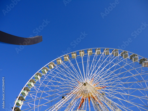 GRANDE ROUE EN PERSPECTIVE
