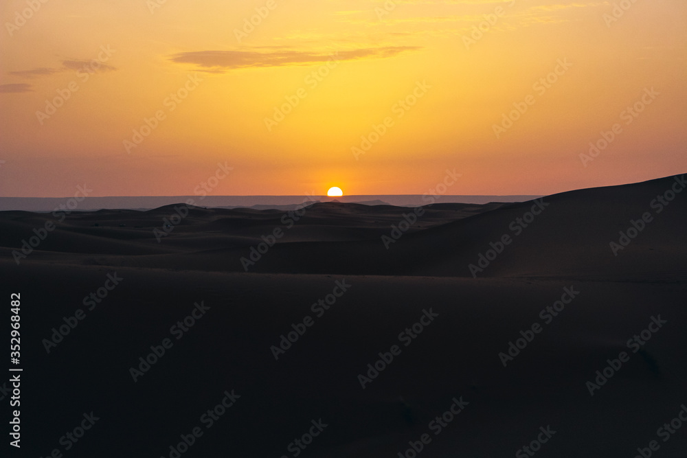 Fototapeta premium sunset in the desert