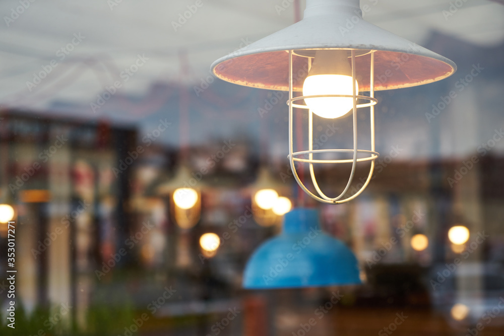 Image of the lamp in the cafe.