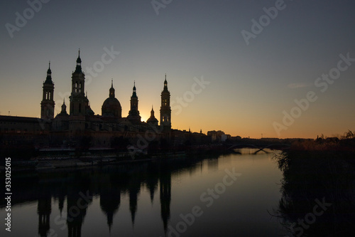 Pilar basilica in Zaragoza with the Ebro river  © Javier