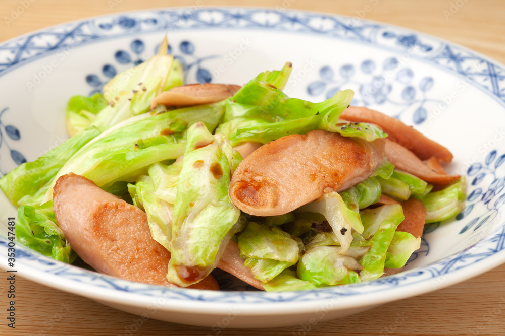 魚肉ソーセージとキャベツの炒め物 魚肉ソーセージとキャベツの炒め物