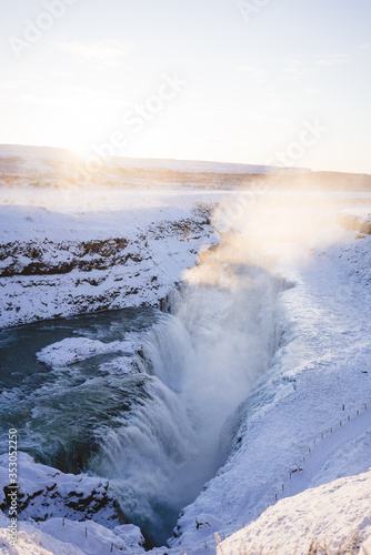 Glugafoss Wasserfall in Island bei Sonnenaufgang