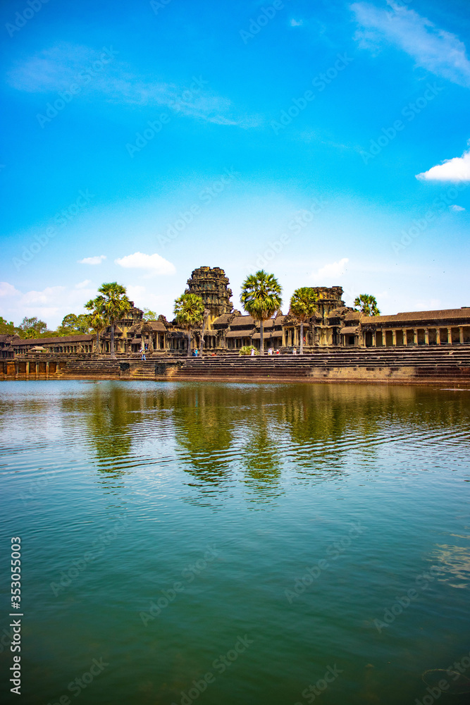 Obraz premium A beautiful view of Angkor Wat temple at Siem Reap, Cambodia.