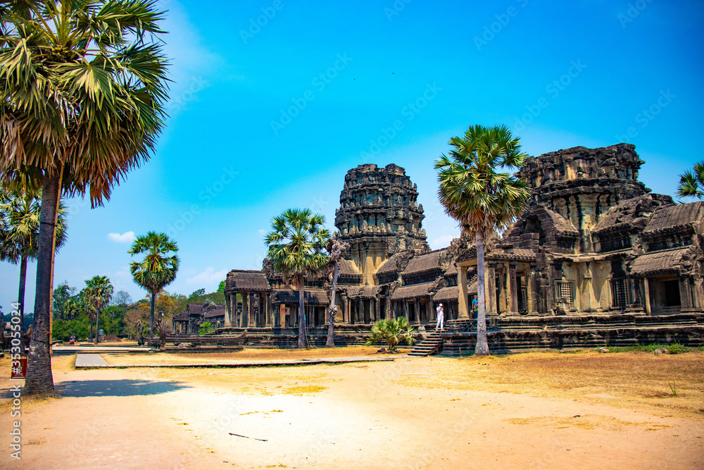 Naklejka premium Piękny widok na świątynię Angkor Wat w Siem Reap w Kambodży.