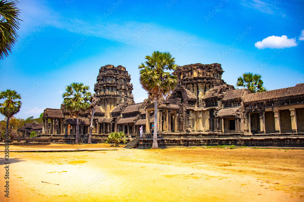 Fototapeta premium Piękny widok na świątynię Angkor Wat w Siem Reap w Kambodży.