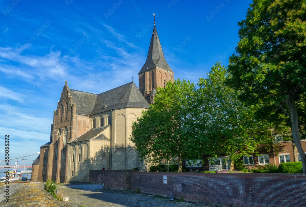 Alte Kirche am Rhein in Emmerich Alte Kirche am Rhein in Emmerich
