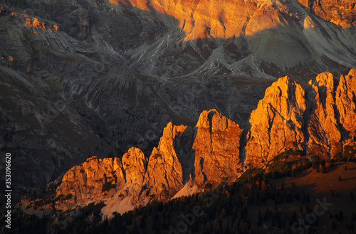 Fototapeta Naklejka Na Ścianę i Meble -  Sunset alpine landscape in the Dolomites, Italy, Europe