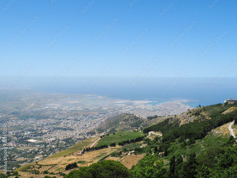 Fototapeta premium roadtrip when travelling in sicily