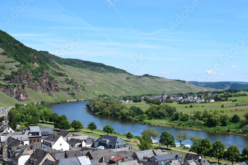 Blick ins Moseltal bei Ürzig photo