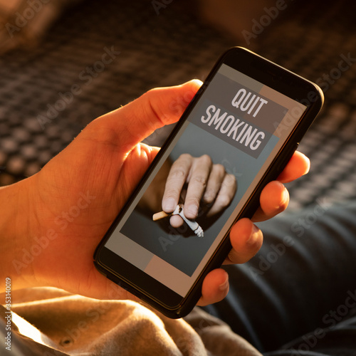 text quit smoking in a smartphone