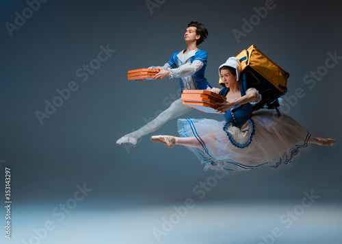Εκτύπωση καμβά Modern Cinderella and prince hurrying up, deliverying pizza