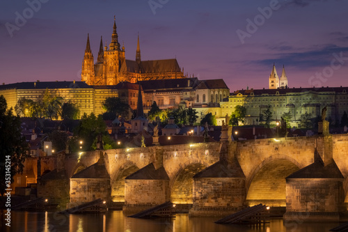 Obraz na płótnie View of the castle and Charles bridge in Prague after the sunset, Czech Republic w salonie