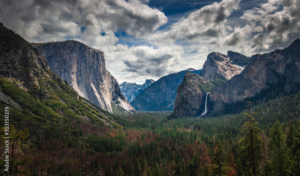 Yosemite tunnel view of valley and mountains Yosemite tunnel view of valley and mountains