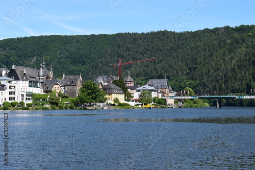 Blick über die Mosel auf die Altstadt Traben-Trarbach photo