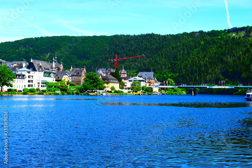 Blick über die Mosel auf die Altstadt Traben-Trarbach photo