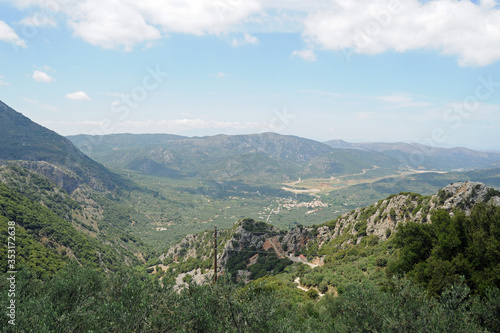 La vallée d'Avdou à Hersonissos en Crète vue depuis Kéra photo