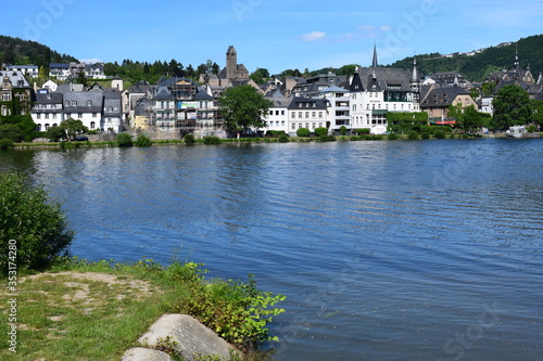 Blick über die Mosel auf die Altstadt Traben-Trarbach photo