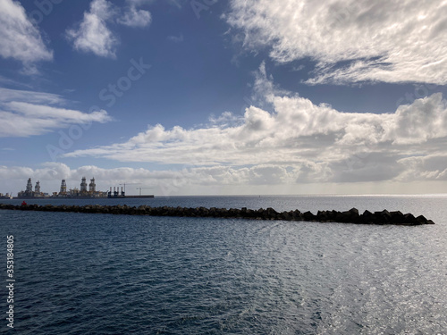 Vista del Puerto de Las Palmas de Gran Canaria, España © DiegoCalvi